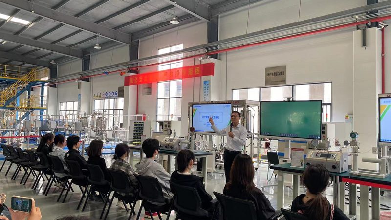建筑涂料水性助剂：揭秘其批发市场的关键要素